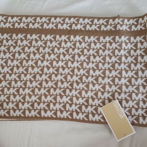 NWT Michael Kors Infinity Scarf